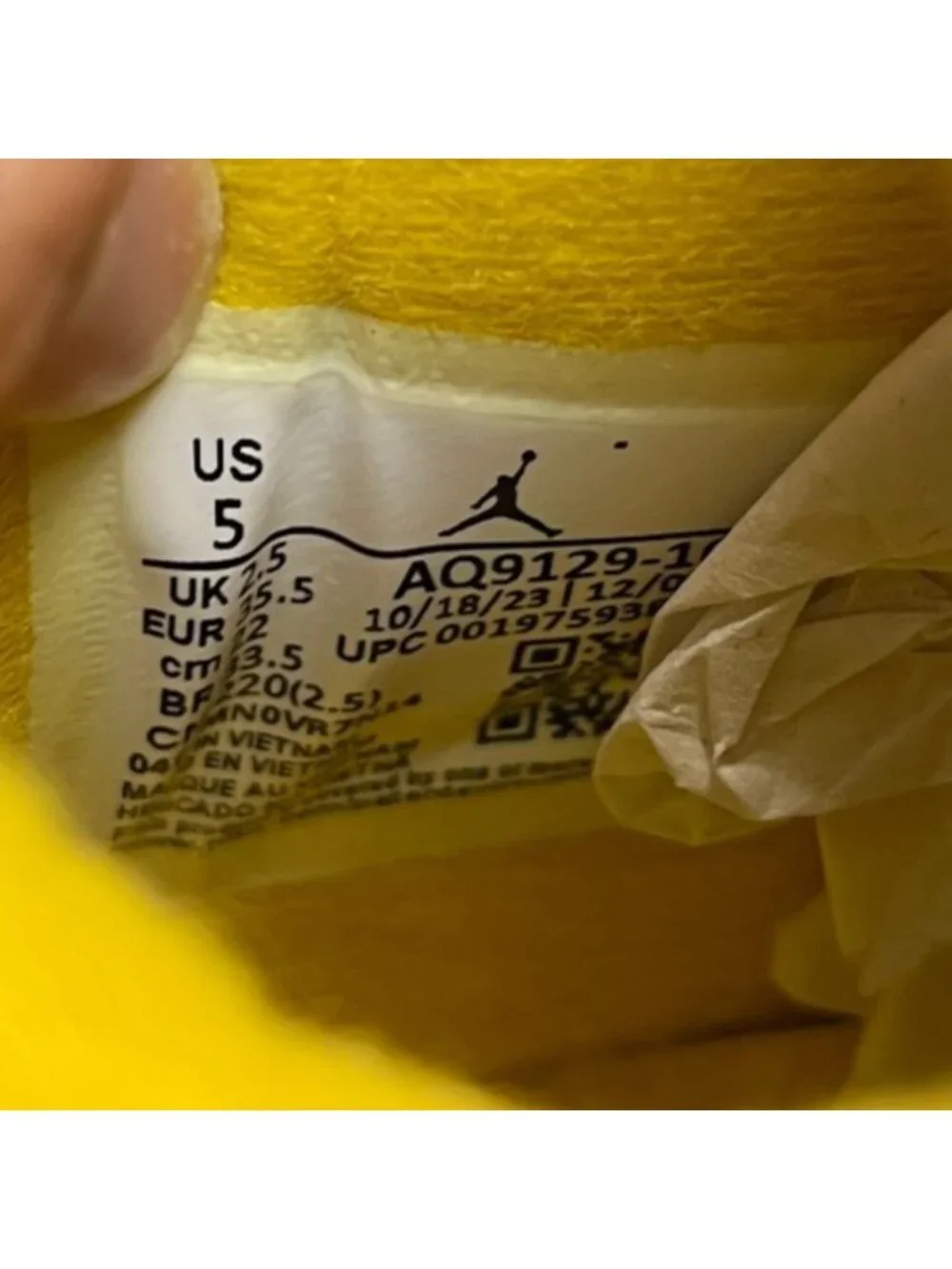 Nike Air Jordan 4 Retro Vivid Sulfur Womens Size 5 White Athletic Shoes Sneakers